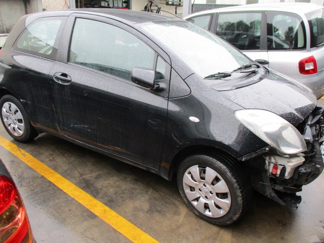 TOYOTA YARIS 1.0 B 51KW 5M 3P (2006) RICAMBI IN MAGAZZINO