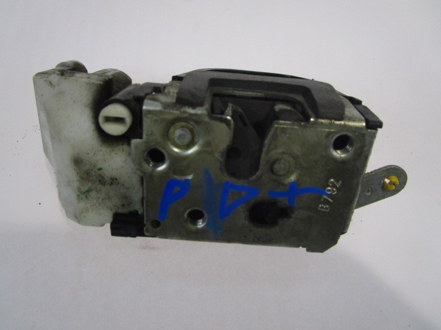 CENTRALNO ZAKLEPANJE ZADNJIH DESNIH VRAT OEM N. 46556820 ORIGINAL REZERVNI DEL ALFA ROMEO 147 937 R (2005 - 2010) DIESEL LETNIK 2005