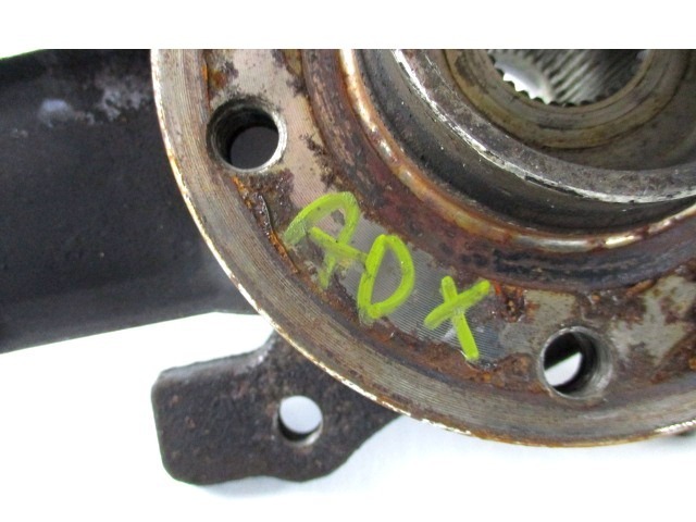 VRTLJIVI LEZAJ DESNO / PESTO KOLESA Z LEZAJEM SPREDAJ OEM N. 13156038 ORIGINAL REZERVNI DEL OPEL ASTRA H A04 L48,L08,L35,L67 5P/3P/SW (2004 - 2007) DIESEL LETNIK 2006