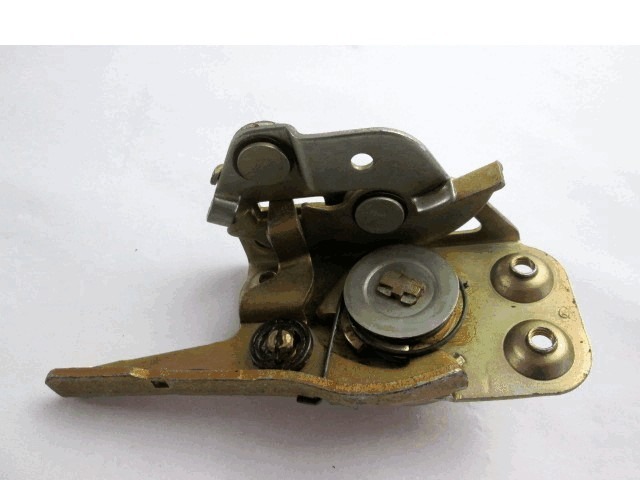 CENTRALNI ZAKLEP SPREDNJIH VRAT  OEM N. 625811 ORIGINAL REZERVNI DEL FIAT 600T 850T (1964 - 1976)BENZINA LETNIK 1964