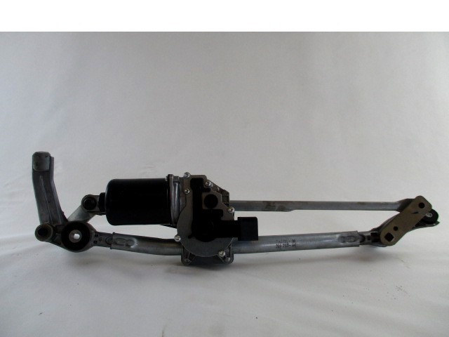 MOTORCEK PREDNJIH BRISALCEV OEM N. 7533448 ORIGINAL REZERVNI DEL BMW SERIE 3 BER/SW/COUPE/CABRIO E90/E91/E92/E93 (2005 -2009) DIESEL LETNIK 2007