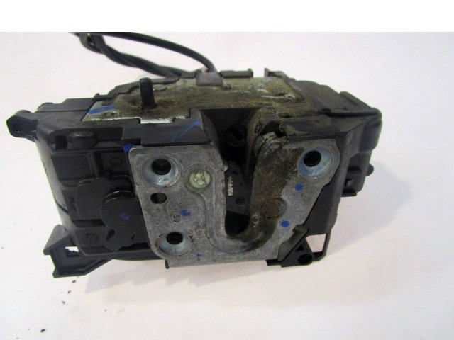 CENTRALNO ZAKLEPANJE ZADNJIH DESNIH VRAT OEM N. 8200300129 ORIGINAL REZERVNI DEL RENAULT CLIO BR0//1 CR0/1 KR0/1 MK3 R (05/2009 - 2013) BENZINA LETNIK 2012