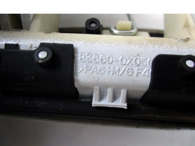 ZUNANJA KLJUKA ZADNJA DESNA VRATA OEM N. 82661B9010 ORIGINAL REZERVNI DEL HYUNDAI I10 PA MK1 R (2010- 2013) BENZINA LETNIK 2012