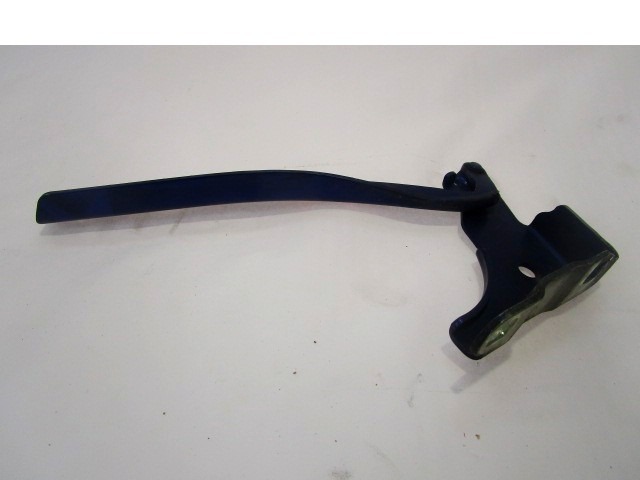 PANTI POKROVA MOTORJA OEM N. 51761348 ORIGINAL REZERVNI DEL FIAT GRANDE PUNTO 199 (2005 - 2012) DIESEL LETNIK 2008