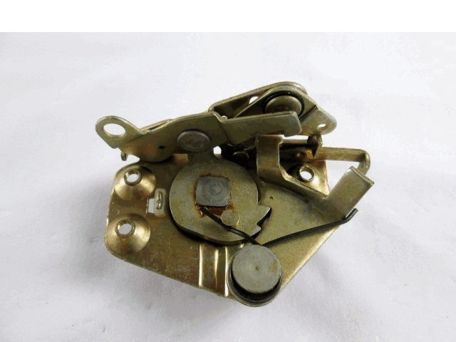 CENTRALNO ZAKLEPANJE ZADNJIH DESNIH VRAT OEM N. 40/125 ORIGINAL REZERVNI DEL FIAT 131 (1974 - 1985)BENZINA LETNIK 1974