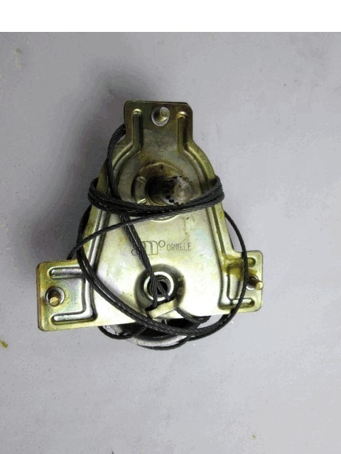 MEHANIZEM VETROBRANSKEGA STEKLA PREDNJIH VRAT OEM N. 30/16 ORIGINAL REZERVNI DEL FIAT 850 (1964 - 1971)BENZINA LETNIK 1968