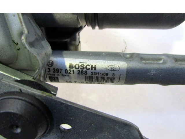 MOTORCEK PREDNJIH BRISALCEV OEM N. 3397021288 9671062180 1397220576 ORIGINAL REZERVNI DEL PEUGEOT 5008 0U 0E MK1 (2009 - 2013) DIESEL LETNIK 2010