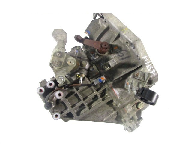 ROCNI MENJALNIK OEM N. 303000D073 ORIGINAL REZERVNI DEL TOYOTA YARIS P9 MK2 (01/2006 - 2009) BENZINA LETNIK 2006