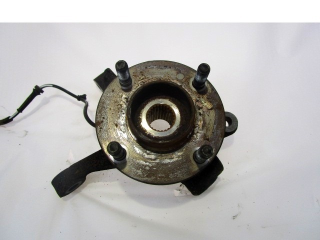 VRTLJIVI LEZAJ DESNO / PESTO KOLESA Z LEZAJEM SPREDAJ OEM N. 1771022 ORIGINAL REZERVNI DEL FORD FIESTA CB1 CNN MK6 (09/2008 - 11/2012) BENZINA/GPL LETNIK 2009