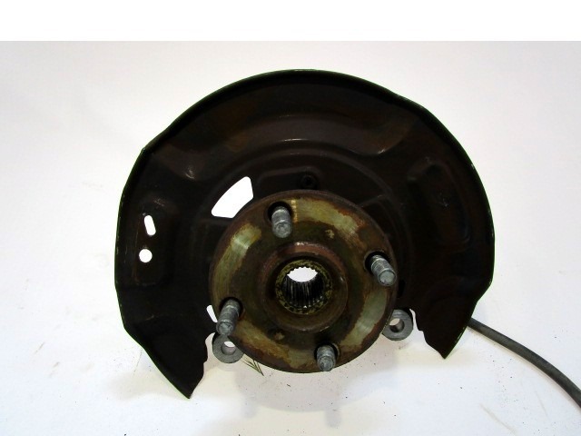 VRTLJIVI LEZAJ DESNO / PESTO KOLESA Z LEZAJEM SPREDAJ OEM N. 432110D130 ORIGINAL REZERVNI DEL TOYOTA YARIS P9 MK2 (01/2006 - 2009) BENZINA LETNIK 2006