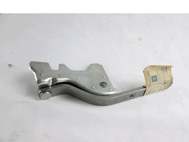 PANTI POKROVA MOTORJA OEM N. 357823302 ORIGINAL REZERVNI DEL VOLKSWAGEN PASSAT B3 3A2 3A5 35I BER/SW (04/1988 - 07/1993) DIESEL LETNIK 1988