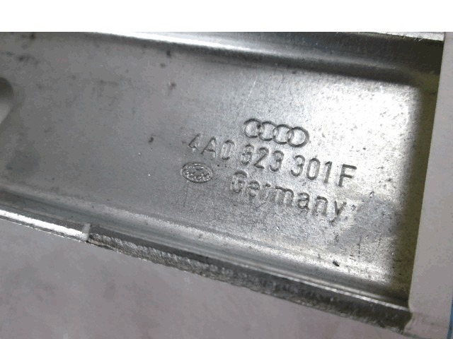 PANTI POKROVA MOTORJA OEM N. 4A0823302F ORIGINAL REZERVNI DEL AUDI 100 4A2 4A5 C4 BER/SW (1990 - 1994)DIESEL LETNIK 1990