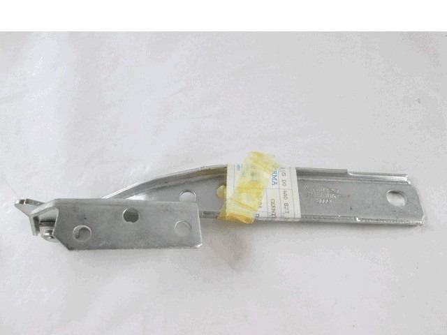 PANTI POKROVA MOTORJA OEM N. 4A0823302F ORIGINAL REZERVNI DEL AUDI 100 4A2 4A5 C4 BER/SW (1990 - 1994)DIESEL LETNIK 1990