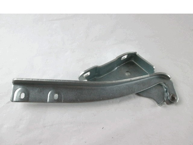 PANTI POKROVA MOTORJA OEM N. 51761347 ORIGINAL REZERVNI DEL FIAT GRANDE PUNTO 199 (2005 - 2012) DIESEL LETNIK 2009