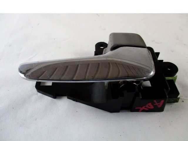 NOTRANJA KLJUKA  OEM N. MN105360 ORIGINAL REZERVNI DEL MITSUBISHI GRANDIS NAW (2003 - 2011) DIESEL LETNIK 2006