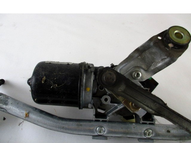 MOTORCEK PREDNJIH BRISALCEV OEM N. 8200086921 ORIGINAL REZERVNI DEL RENAULT MEGANE MK2 BM0/1 CM0/1 EM0/1 KM0/1 LM0/1 BER/GRANDTOUR  (10/2002 - 02/2006) DIESEL LETNIK 2006