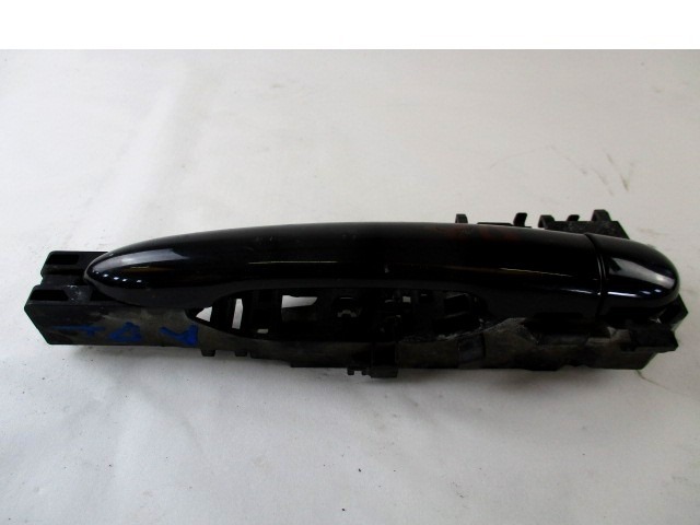 ZUNANJA KLJUKA ZADNJA DESNA VRATA OEM N. 8200028464 ORIGINAL REZERVNI DEL RENAULT MEGANE MK2 BM0/1 CM0/1 EM0/1 KM0/1 LM0/1 BER/GRANDTOUR  (10/2002 - 02/2006) DIESEL LETNIK 2006