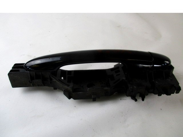 ZUNANJA KLJUKA ZADNJA LEVA VRATA OEM N. 82000284643 ORIGINAL REZERVNI DEL RENAULT MEGANE MK2 BM0/1 CM0/1 EM0/1 KM0/1 LM0/1 BER/GRANDTOUR  (10/2002 - 02/2006) DIESEL LETNIK 2006