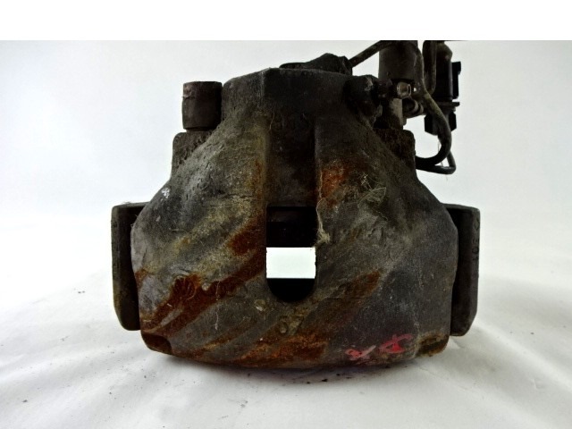 SPREDNJE DESNE ZAVORNE CELJUSTI  OEM N. 8E0615124A ORIGINAL REZERVNI DEL VOLKSWAGEN PASSAT B5.5 3B3 3B6 3BG R BER/SW (11/2000 - 2005) DIESEL LETNIK 2001