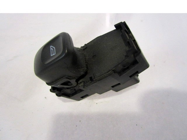 ZADNJE STIKALO OEM N. 9472275 ORIGINAL REZERVNI DEL VOLVO V70 MK2 285 (2000 - 2007) DIESEL LETNIK 2003