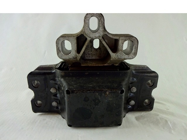 NOSILCI MOTORJA/DRUGO OEM N. 3C0199555 ORIGINAL REZERVNI DEL VOLKSWAGEN PASSAT B6 3C2 3C5 BER/SW (2005 - 09/2010)  DIESEL LETNIK 2007