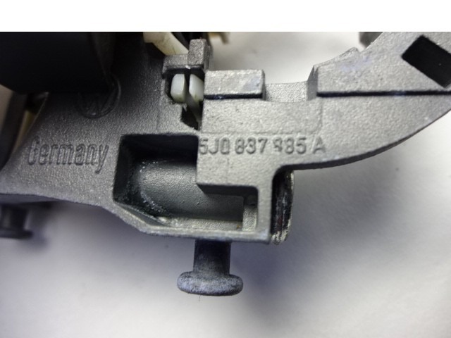 ZUNANJA KLJUKA SPREDNJA DESNA VRATA OEM N. 1K5837205AF ORIGINAL REZERVNI DEL VOLKSWAGEN GOLF PLUS 5M1 521 MK1 (2004 - 2009) BENZINA LETNIK 2006