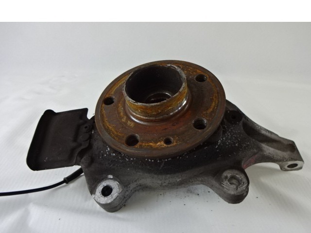 LEVI VRTLJIVI LEZAJ / PESTO KOLESA Z LEZAJEM SPREDAJ OEM N. 400140006R ORIGINAL REZERVNI DEL RENAULT LAGUNA BT0/1 KT0/1 MK3 BER/SW (10/2007 - 08/2010) DIESEL LETNIK 2008