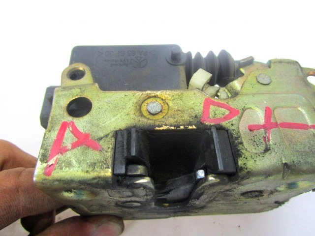 CENTRALNI ZAKLEP SPREDNJIH VRAT  OEM N. 9161421 ORIGINAL REZERVNI DEL OPEL MOVANO X70 (1998 - 2003) DIESEL LETNIK 2000