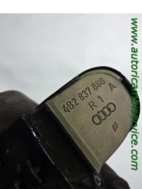 ZUNANJA KLJUKA SPREDNJA DESNA VRATA OEM N. 4B2837886 ORIGINAL REZERVNI DEL AUDI A4 B5 BER/SW (1994 - 12/2000) BENZINA/GPL LETNIK 1999