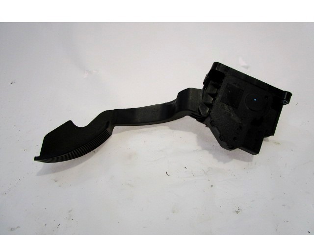 PEDALI OEM N. 55702020 ORIGINAL REZERVNI DEL FIAT GRANDE PUNTO 199 (2005 - 2012) DIESEL LETNIK 2009