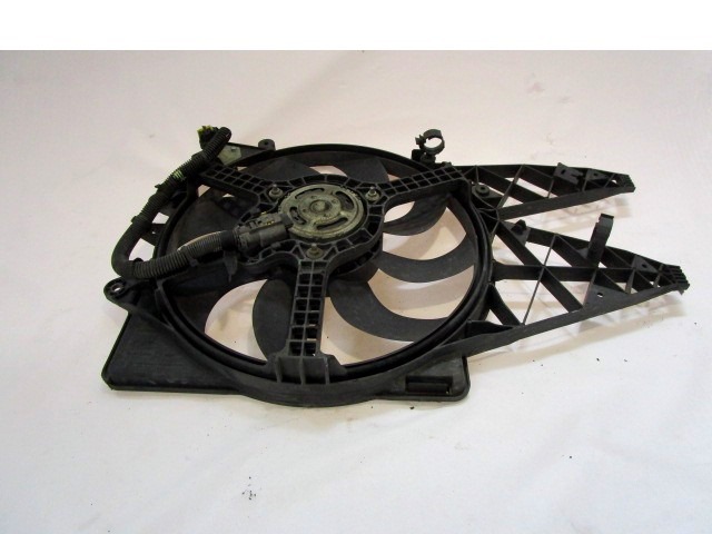 VENTILATOR HLADILNIKA OEM N. 51831012 ORIGINAL REZERVNI DEL FIAT GRANDE PUNTO 199 (2005 - 2012) DIESEL LETNIK 2009