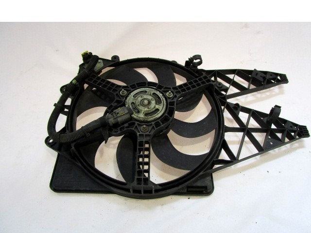 VENTILATOR HLADILNIKA OEM N. 51831012 ORIGINAL REZERVNI DEL FIAT GRANDE PUNTO 199 (2005 - 2012) DIESEL LETNIK 2009