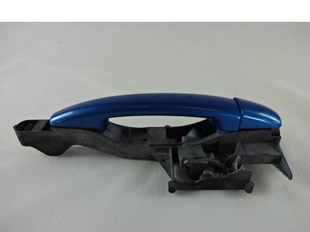 ZUNANJA KLJUKA SPREDNJA DESNA VRATA OEM N. 9680168580 ORIGINAL REZERVNI DEL PEUGEOT 207 / 207 CC WA WC WD WK (2006 - 05/2009) DIESEL LETNIK 2006