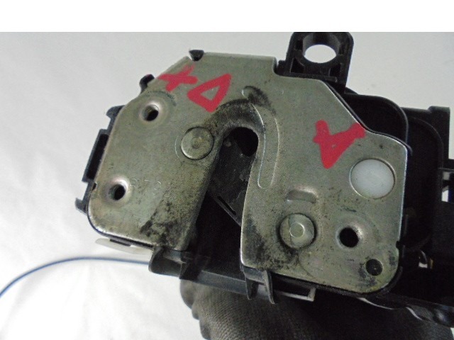 CENTRALNI ZAKLEP SPREDNJIH VRAT  OEM N. 51827594 ORIGINAL REZERVNI DEL FIAT 500 CINQUECENTO 312 MK3 (2007 - 2015) BENZINA LETNIK 2007