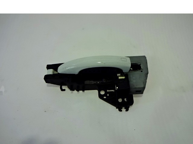 ZUNANJA KLJUKA SPREDNJA LEVA VRATA OEM N. 8T1837885B ORIGINAL REZERVNI DEL AUDI A4 B8 8K2 BER/SW/CABRIO (2007 - 11/2015) DIESEL LETNIK 2011