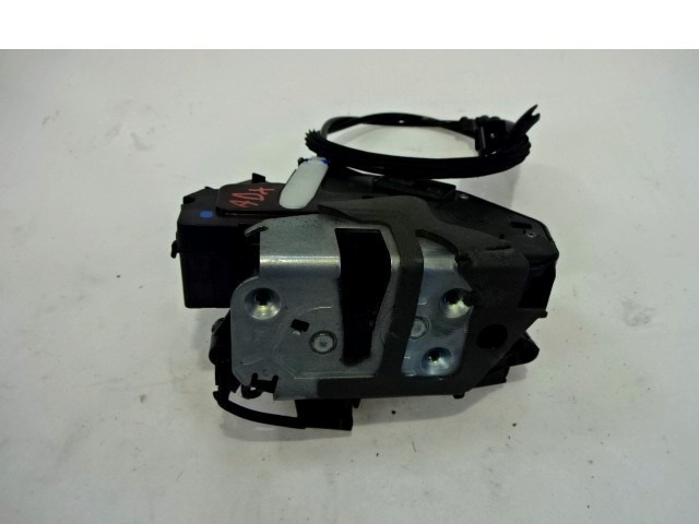 CENTRALNI ZAKLEP SPREDNJIH VRAT  OEM N. 8A6A-A21812-BE ORIGINAL REZERVNI DEL FORD FIESTA CB1 CNN MK6 (09/2008 - 11/2012) BENZINA/GPL LETNIK 2009