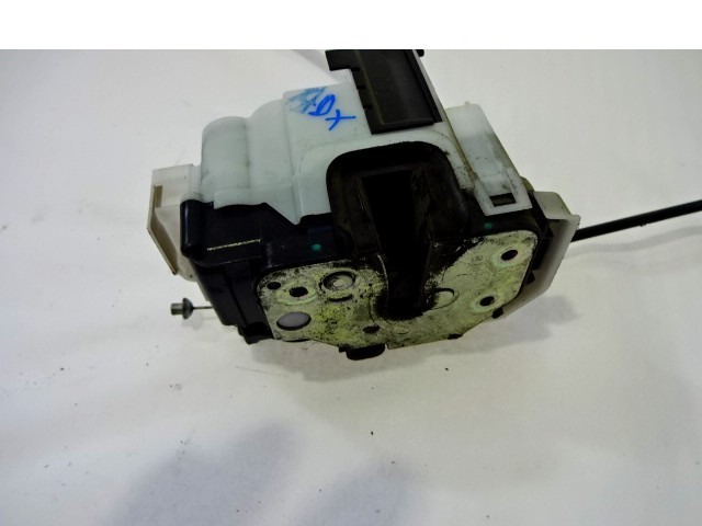 CENTRALNI ZAKLEP SPREDNJIH VRAT  OEM N. 9138AR ORIGINAL REZERVNI DEL PEUGEOT BIPPER AA R (2007 - 2016) DIESEL LETNIK 2010