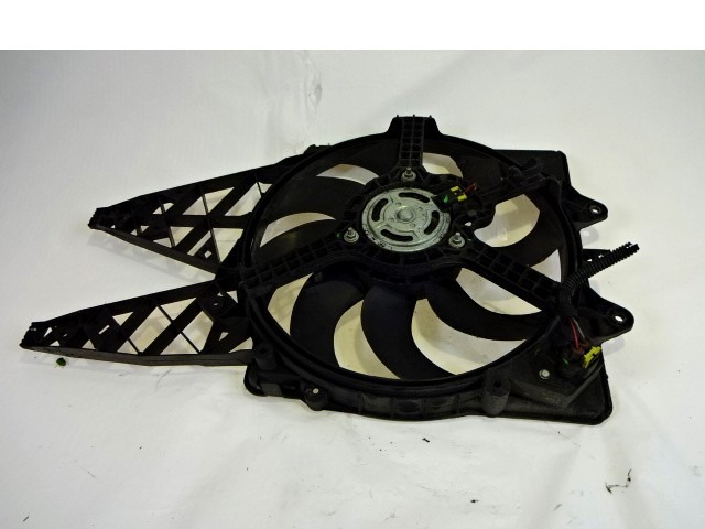 VENTILATOR HLADILNIKA OEM N. 51805129 ORIGINAL REZERVNI DEL FIAT BRAVO 198 (02/2007 - 2010) BENZINA LETNIK 2007