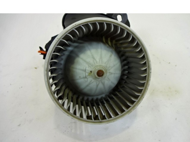 VENTILATOR  KABINE  OEM N. 13335075 ORIGINAL REZERVNI DEL OPEL CORSA D S07 (2006 - 2011) BENZINA LETNIK 2010