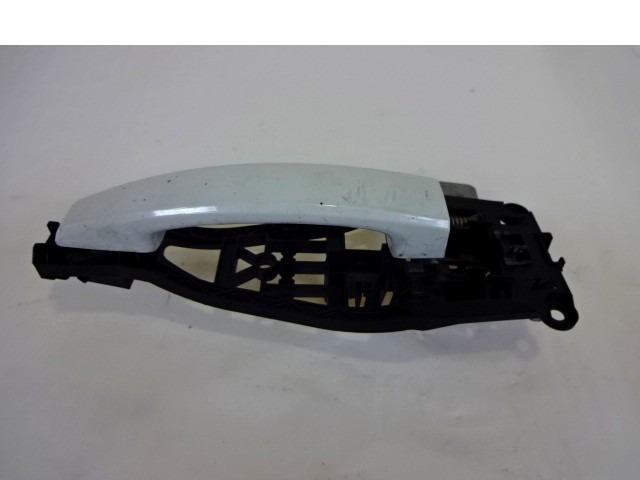 ZUNANJA KLJUKA SPREDNJA LEVA VRATA OEM N. 13255665 ORIGINAL REZERVNI DEL OPEL CORSA D S07 (2006 - 2011) BENZINA LETNIK 2010