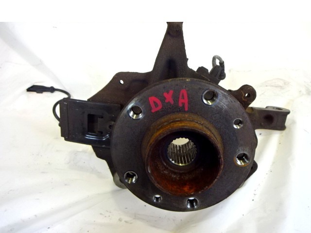 VRTLJIVI LEZAJ DESNO / PESTO KOLESA Z LEZAJEM SPREDAJ OEM N. 400147163R 402020009R ORIGINAL REZERVNI DEL RENAULT MEGANE MK3 BZ0/1 B3 DZ0/1 KZ0/1 BER/SPORTOUR/ESTATE (2009 - 2015) DIESEL LETNIK 2009