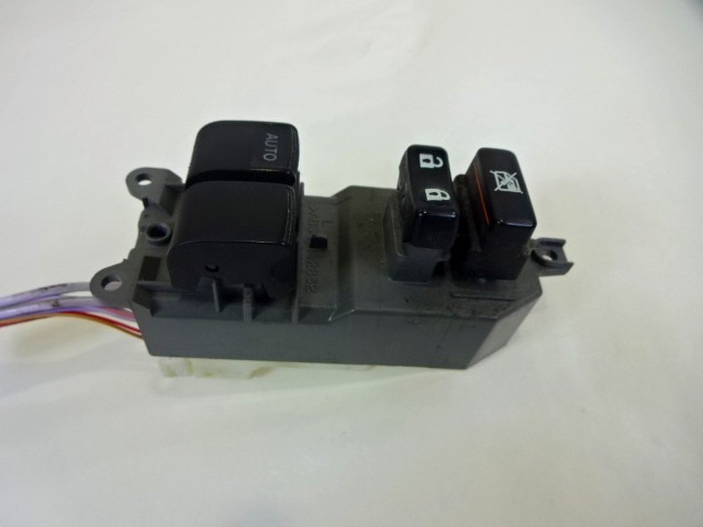 STIKALO ELEKTRICNEGA DVIGA STEKEL OEM N. 8482052460 ORIGINAL REZERVNI DEL SUBARU TREZIA (2011 - 2014)DIESEL LETNIK 2011