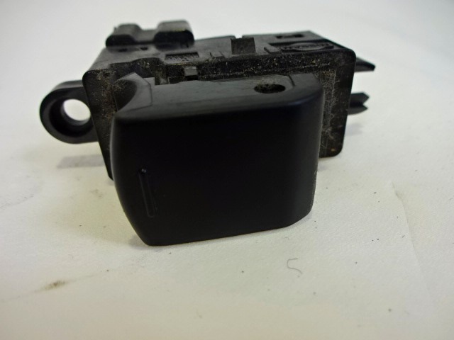 ZADNJE STIKALO OEM N. 25411JD000 ORIGINAL REZERVNI DEL NISSAN QASHQAI J10C (2006 - 2010) DIESEL LETNIK 2008