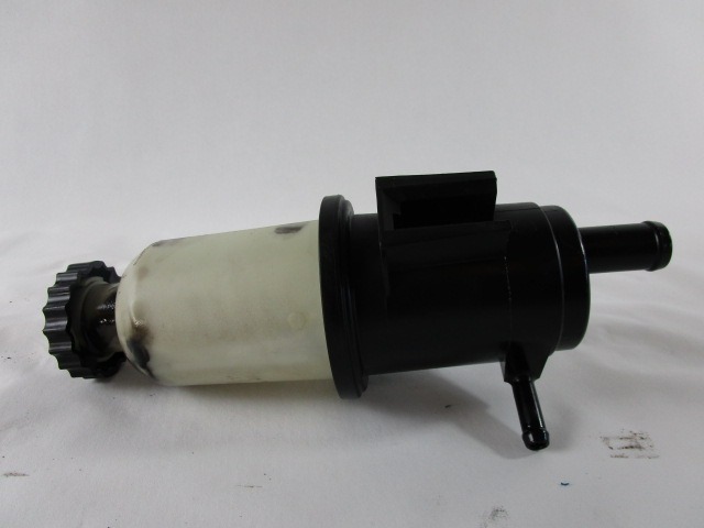 REZERVOAR CRPALKA  SERVO VOLAN OEM N. 04743067AB ORIGINAL REZERVNI DEL CHRYSLER VOYAGER/GRAN VOYAGER RG RS MK4 (2001 - 2007) DIESEL LETNIK 2005