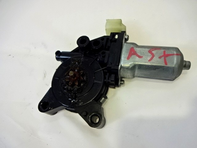 DVIZNI MEHANIZEM SPREDNIH STEKEL  OEM N. 82450-1M000 ORIGINAL REZERVNI DEL KIA SOUL AM MK1 (2008 - 2013) DIESEL LETNIK 2009