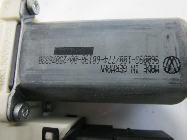 MOTORCEK ELEKTRICNEGA POMIKA ZADNJEGA STEKLA  OEM N. 1K0959703P ORIGINAL REZERVNI DEL VOLKSWAGEN PASSAT B6 3C2 3C5 BER/SW (2005 - 09/2010)  DIESEL LETNIK 2007