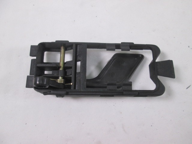 NOTRANJA KLJUKA  OEM N. 10676 ORIGINAL REZERVNI DEL FIAT TIPO 160 (1988 -1992)BENZINA LETNIK 1988