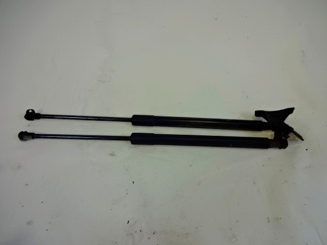 AMORTIZERJI PRTLJAZNIH VRAT  OEM N. 68960-0D011 ORIGINAL REZERVNI DEL TOYOTA YARIS P9 MK2 (01/2006 - 2009) BENZINA LETNIK 2008