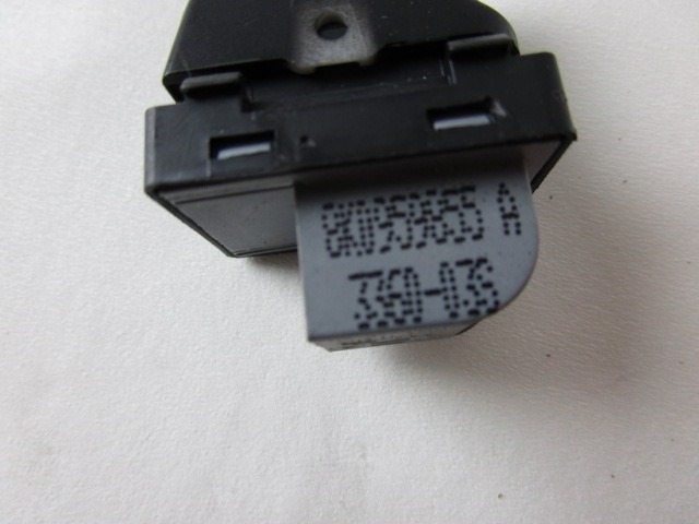 ZADNJE STIKALO OEM N. 8K0959855A ORIGINAL REZERVNI DEL AUDI A4 B8 8K2 BER/SW/CABRIO (2007 - 11/2015) DIESEL LETNIK 2011