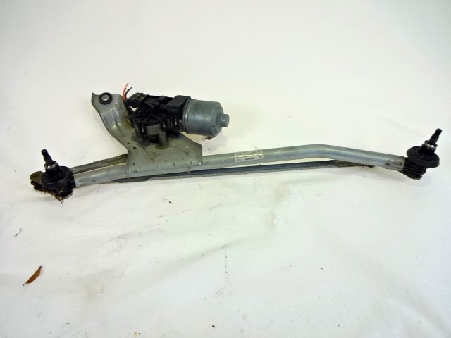 MOTORCEK PREDNJIH BRISALCEV OEM N. 3397020879 8200619512 ORIGINAL REZERVNI DEL DACIA SANDERO MK1 (2008 - 2012) BENZINA/GPL LETNIK 2009